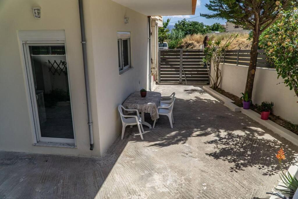 Artemissia New Well Sided Modish House Daire Kíssamos Dış mekan fotoğraf